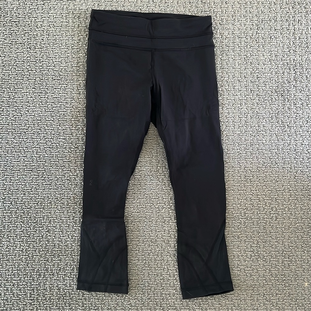 Lululemon mid calf legging - Size 4